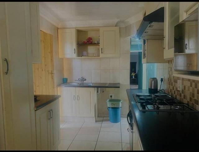 3 BEDROOM HOUSE FOR SALE IN VOSLOORUS EXT